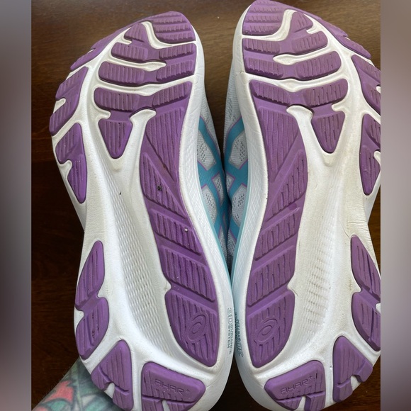 ASICS GT-2000 Running Sneakers - Picture 2 of 9